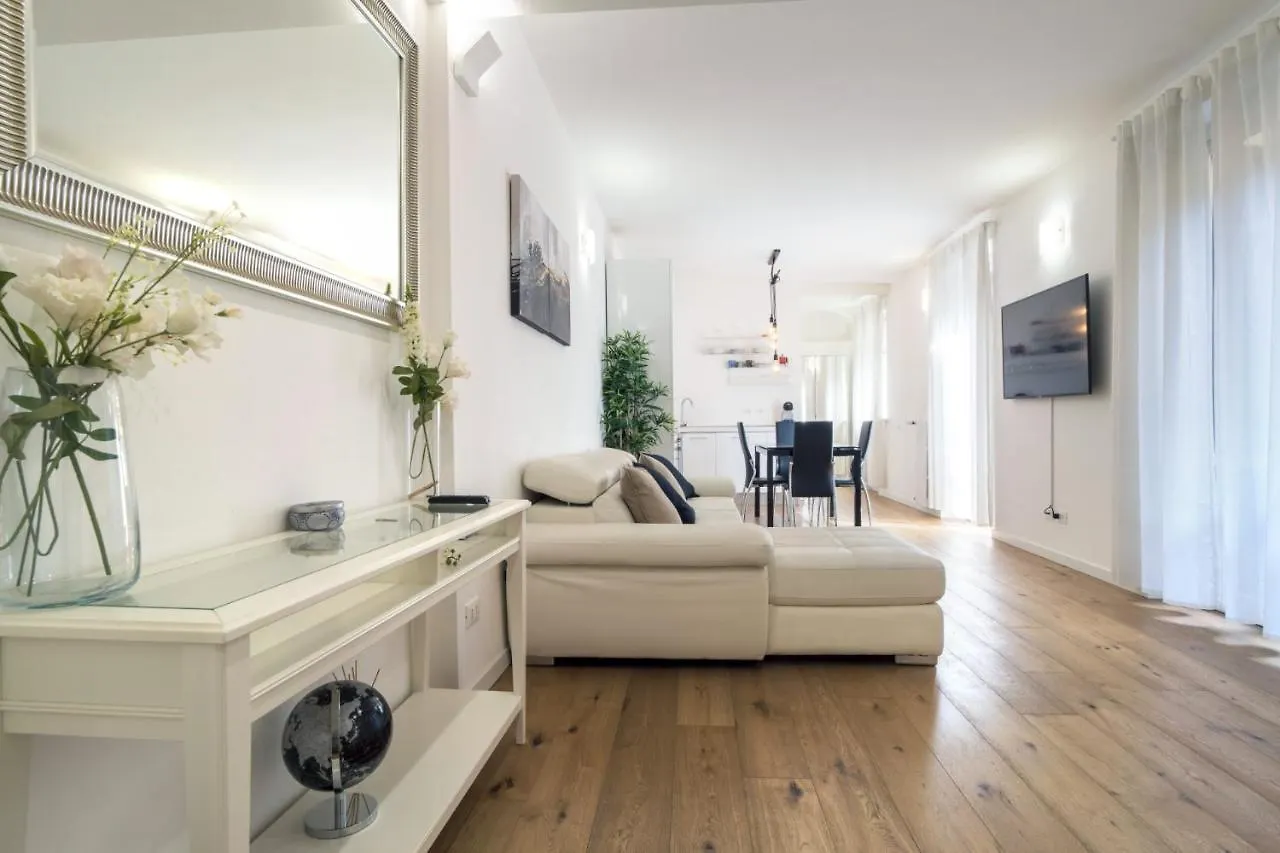 Apartmán Easylife - Elegante Dimora A Due Minuti Dal Duomo Milán