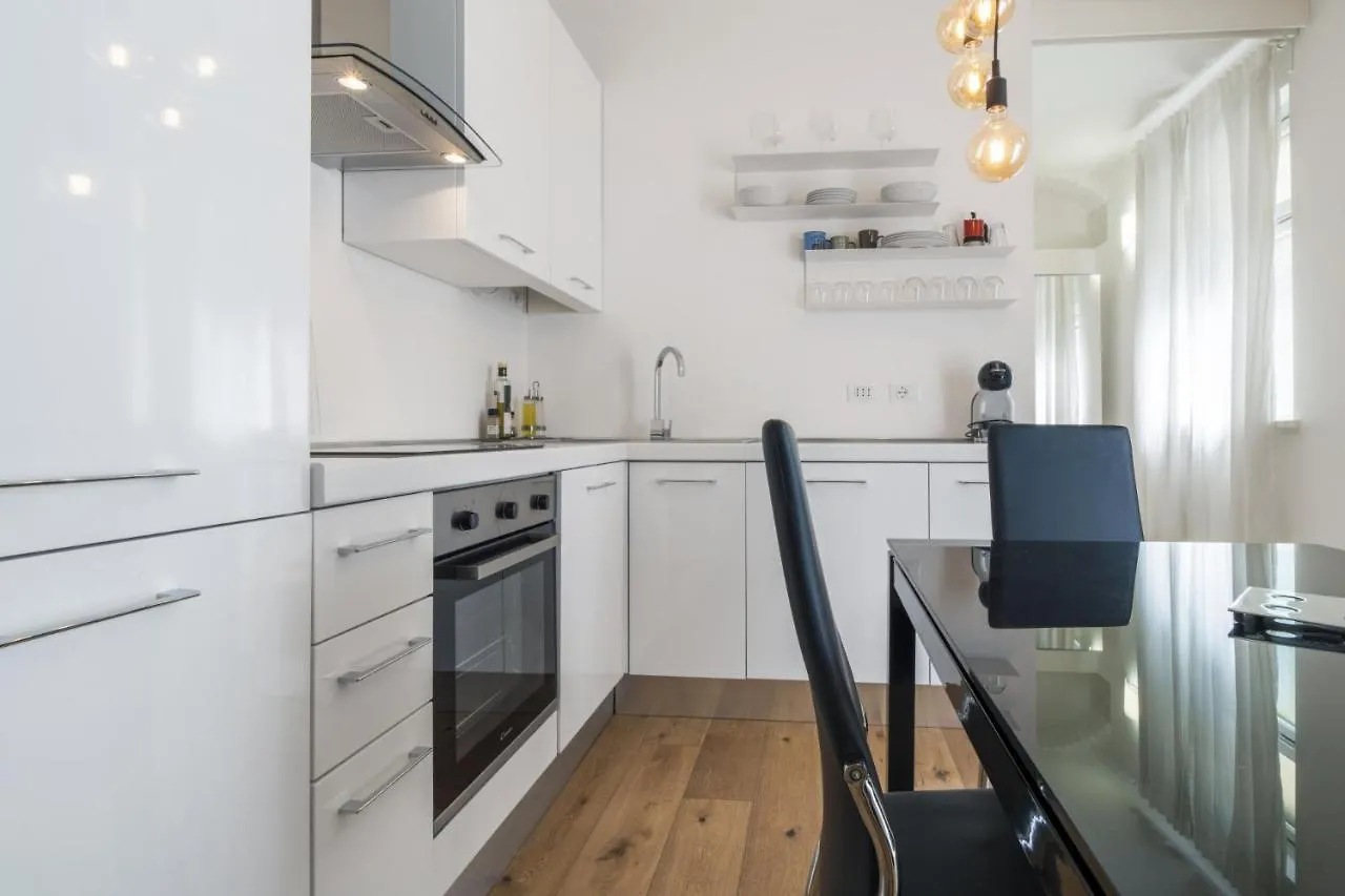 Apartmán Easylife - Elegante Dimora A Due Minuti Dal Duomo Milán 0*,  Itálie